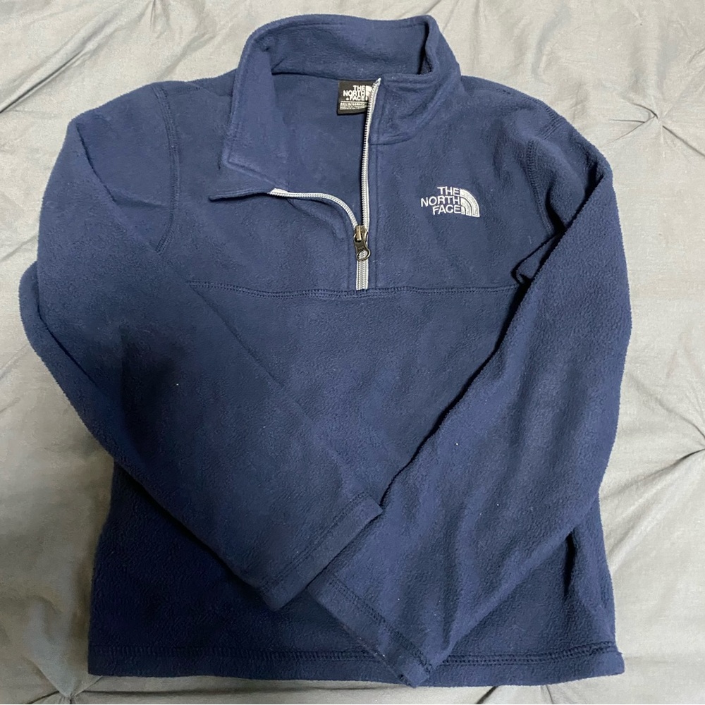 The NorthFace blue half up sweater size 6 boy (xs). Like new